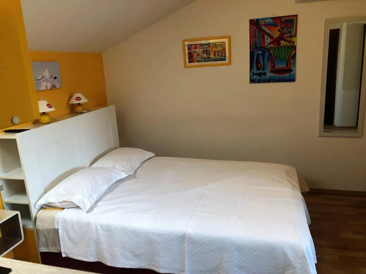 Apartment Studio Neven With Sea View Baska
