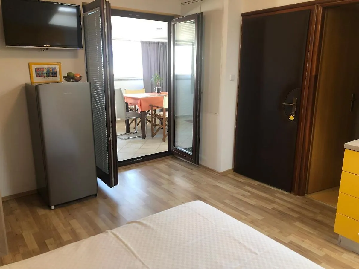 Studio Neven With Sea View Baska  Apartment